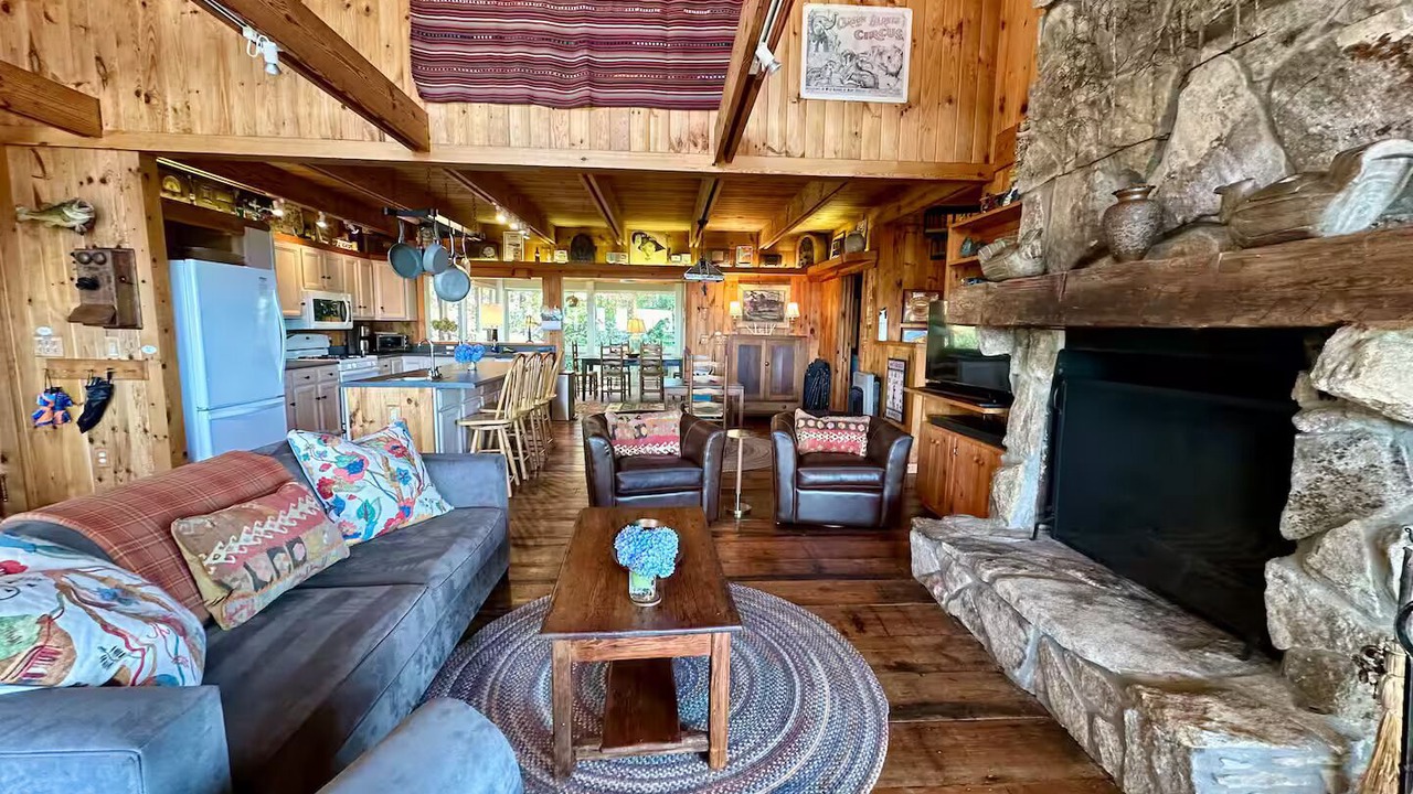 Photo of Livingroom in Scaly Mountain