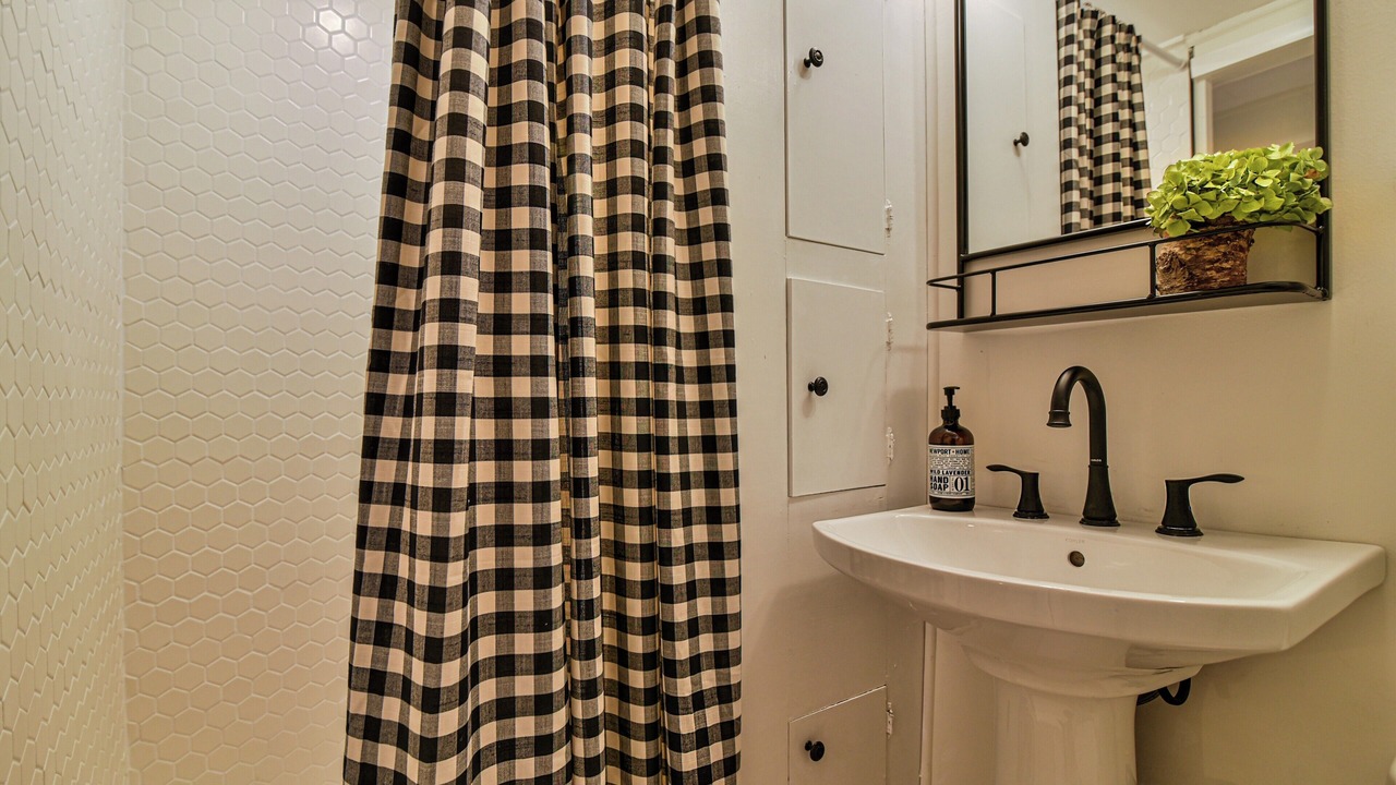 Photo of Bathroom in Hendersonville