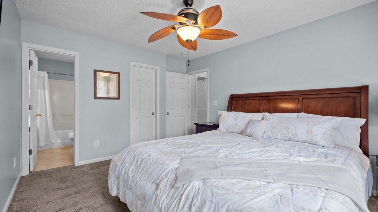 Photo of Bedroom in McCutcheon Field