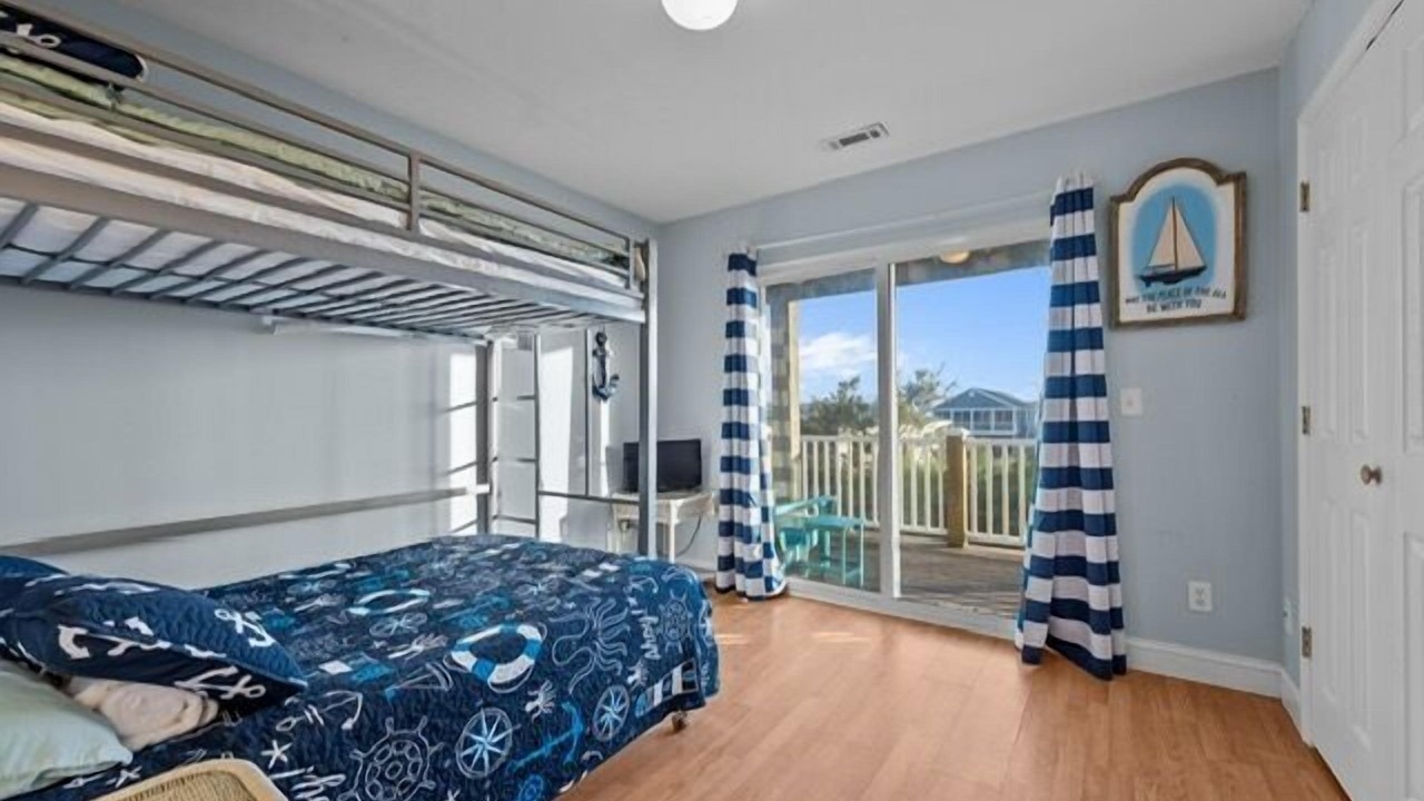 Photo of Patio Balcony in North Topsail Beach