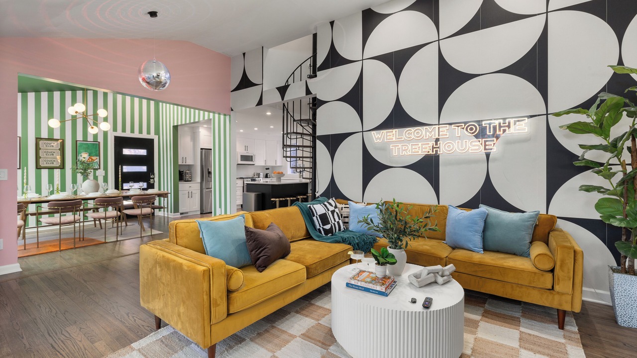 Photo of Livingroom in North Hills