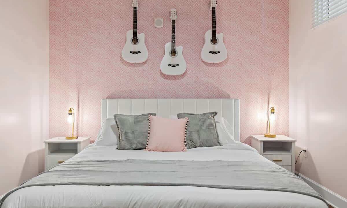 Photo of Bedroom in Eighth Avenue