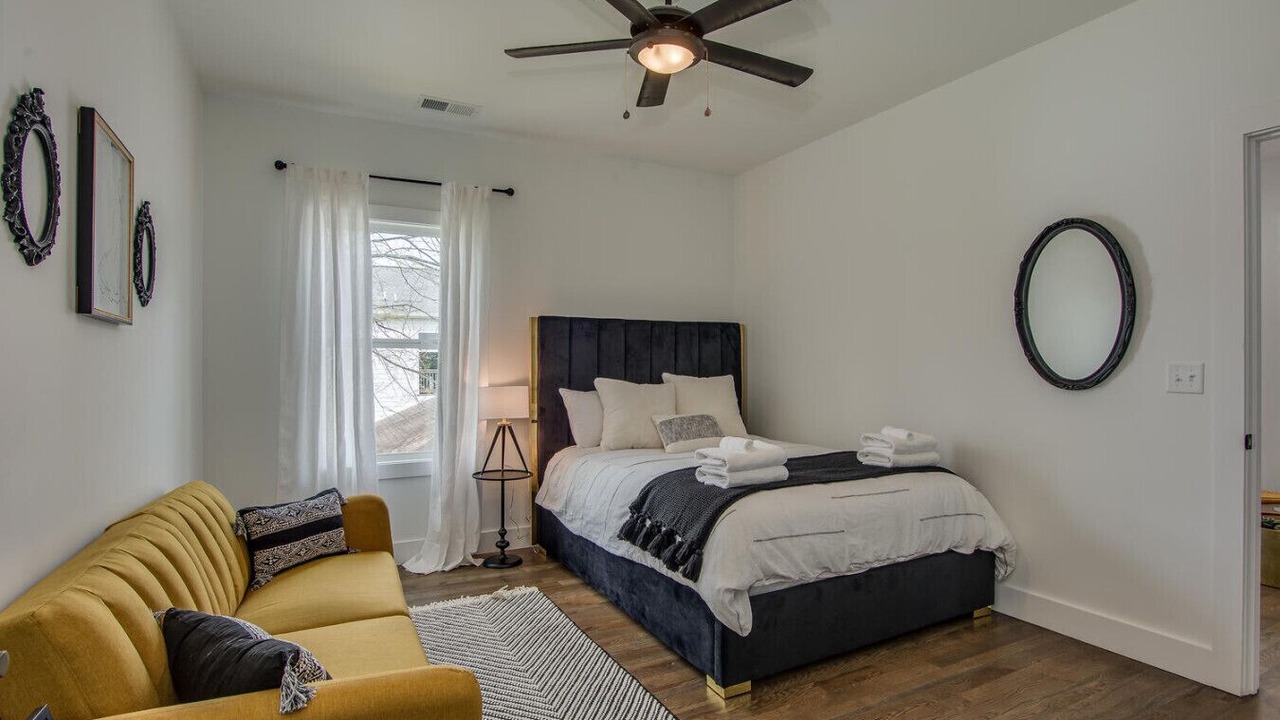 Photo of Bedroom in Cleveland Park