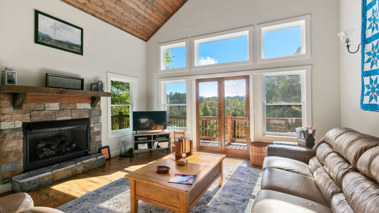 Photo of Livingroom in Lake Junaluska
