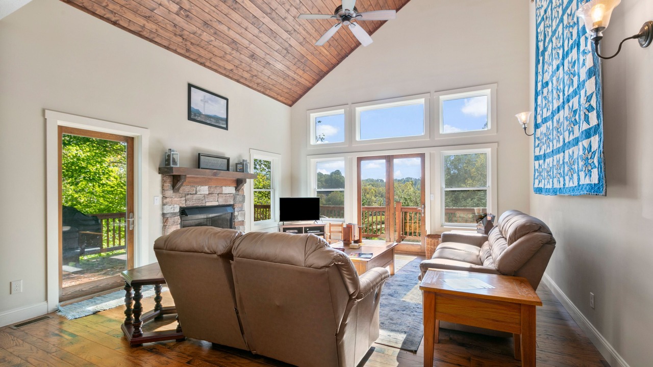 Photo of Livingroom in Lake Junaluska