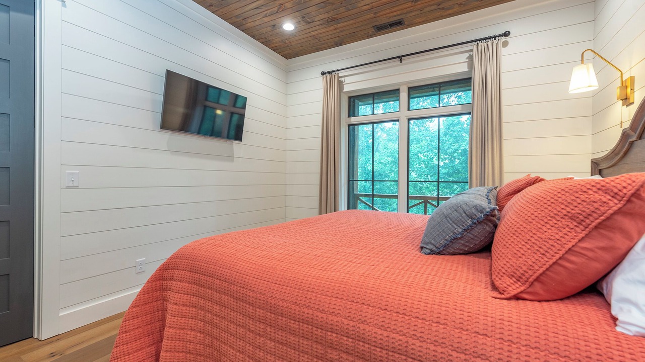 Photo of Bedroom in Burnsville