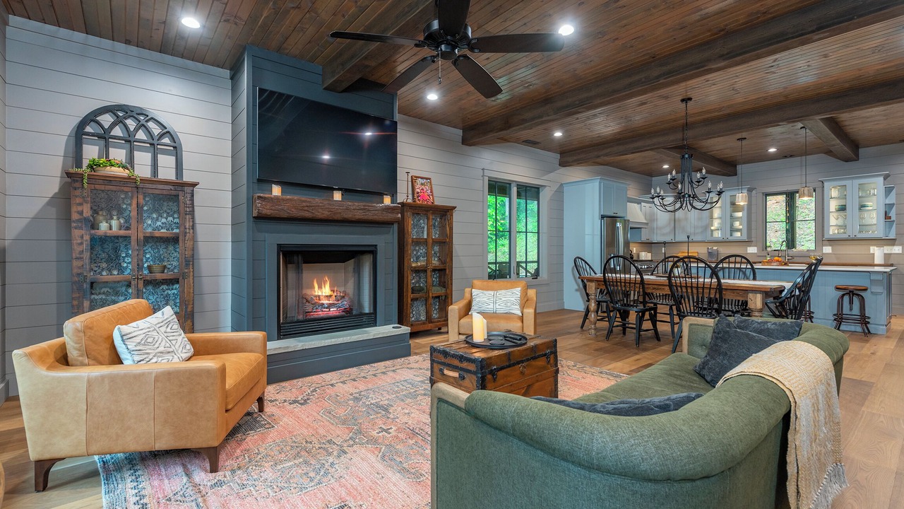 Photo of Livingroom in Burnsville