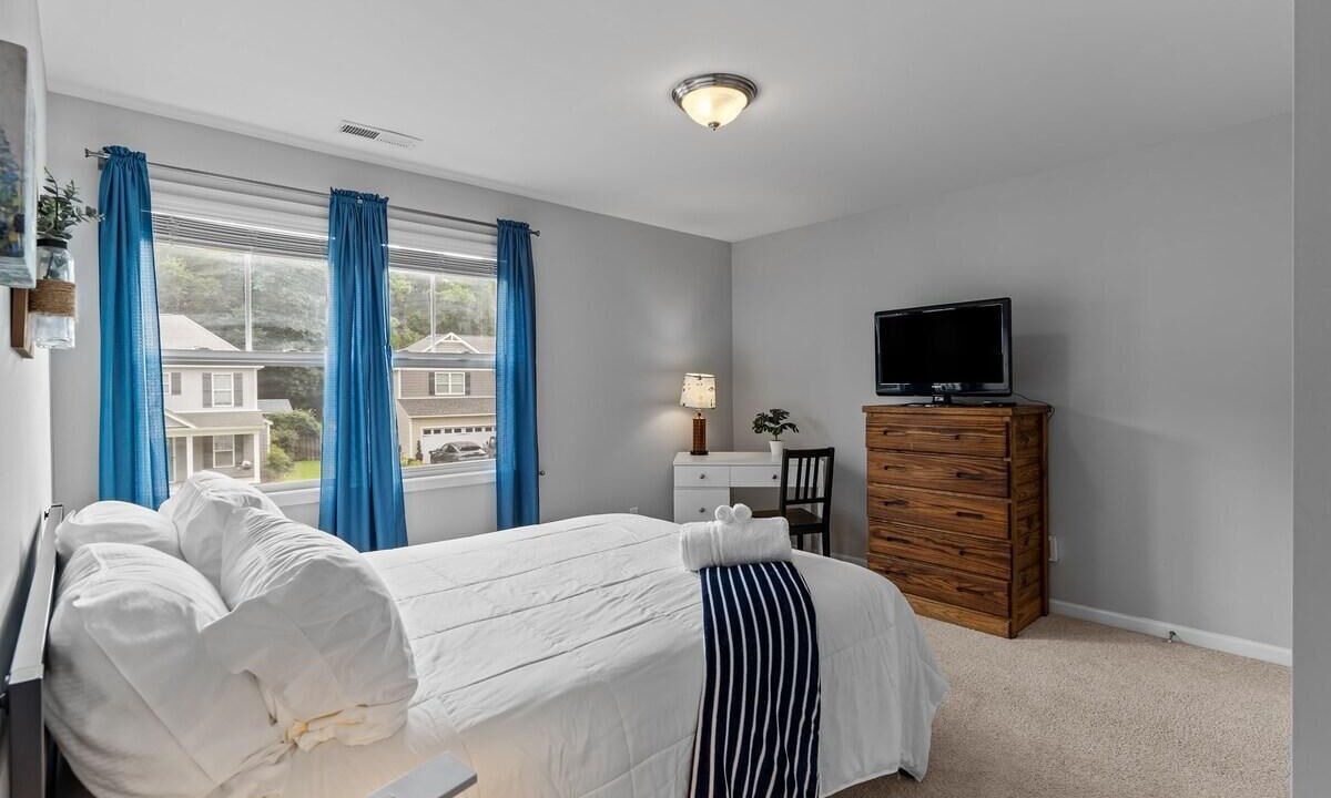 Photo of Bedroom in Myrtle Grove