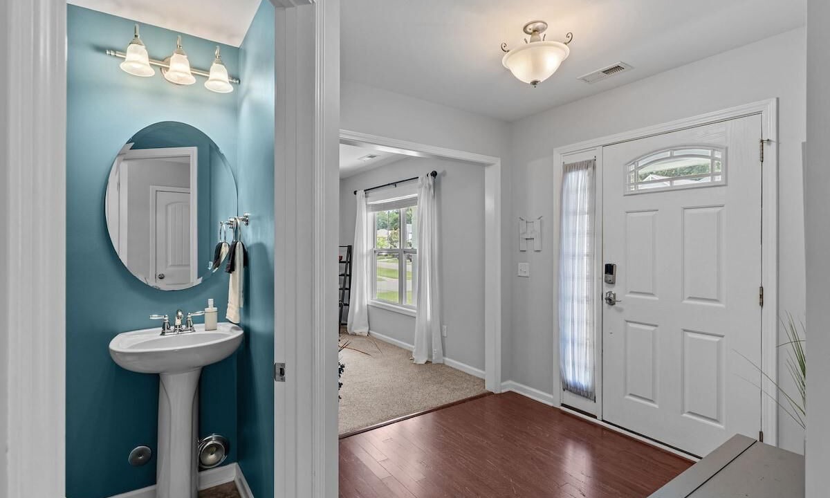 Photo of Bathroom in Myrtle Grove