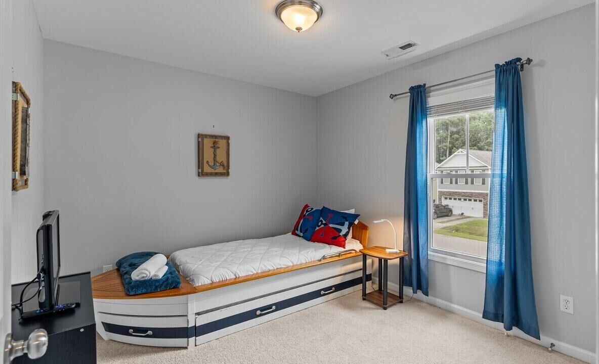 Photo of Bedroom in Myrtle Grove