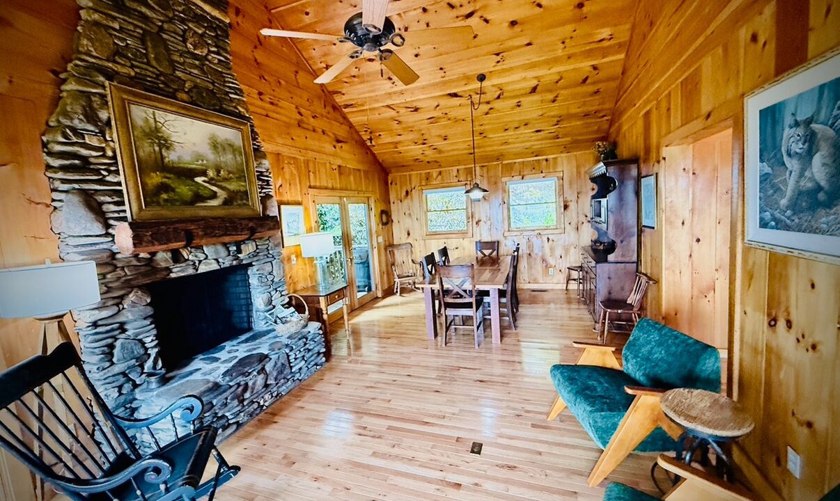 Photo of Livingroom in Brevard