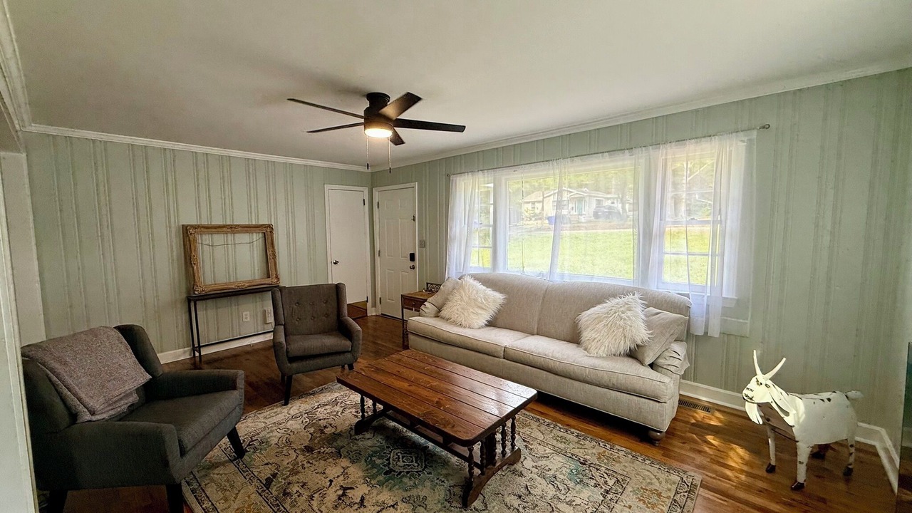 Photo of Livingroom in Carrboro