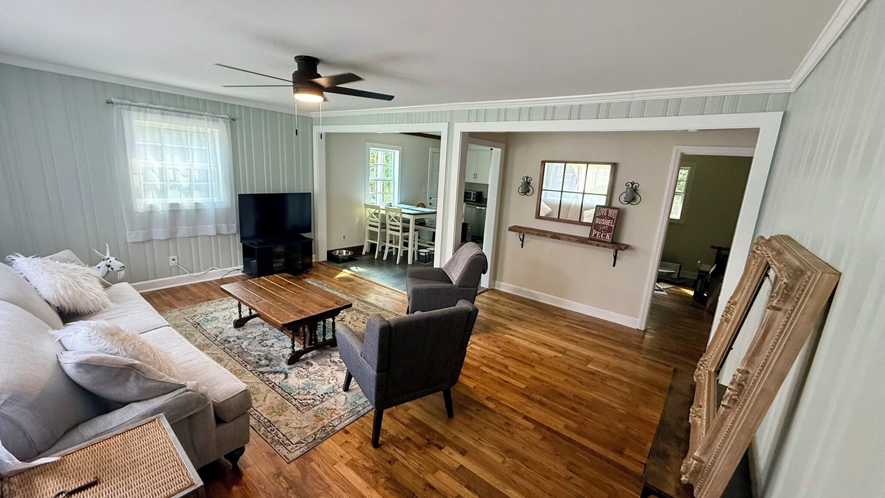 Photo of Livingroom in Carrboro