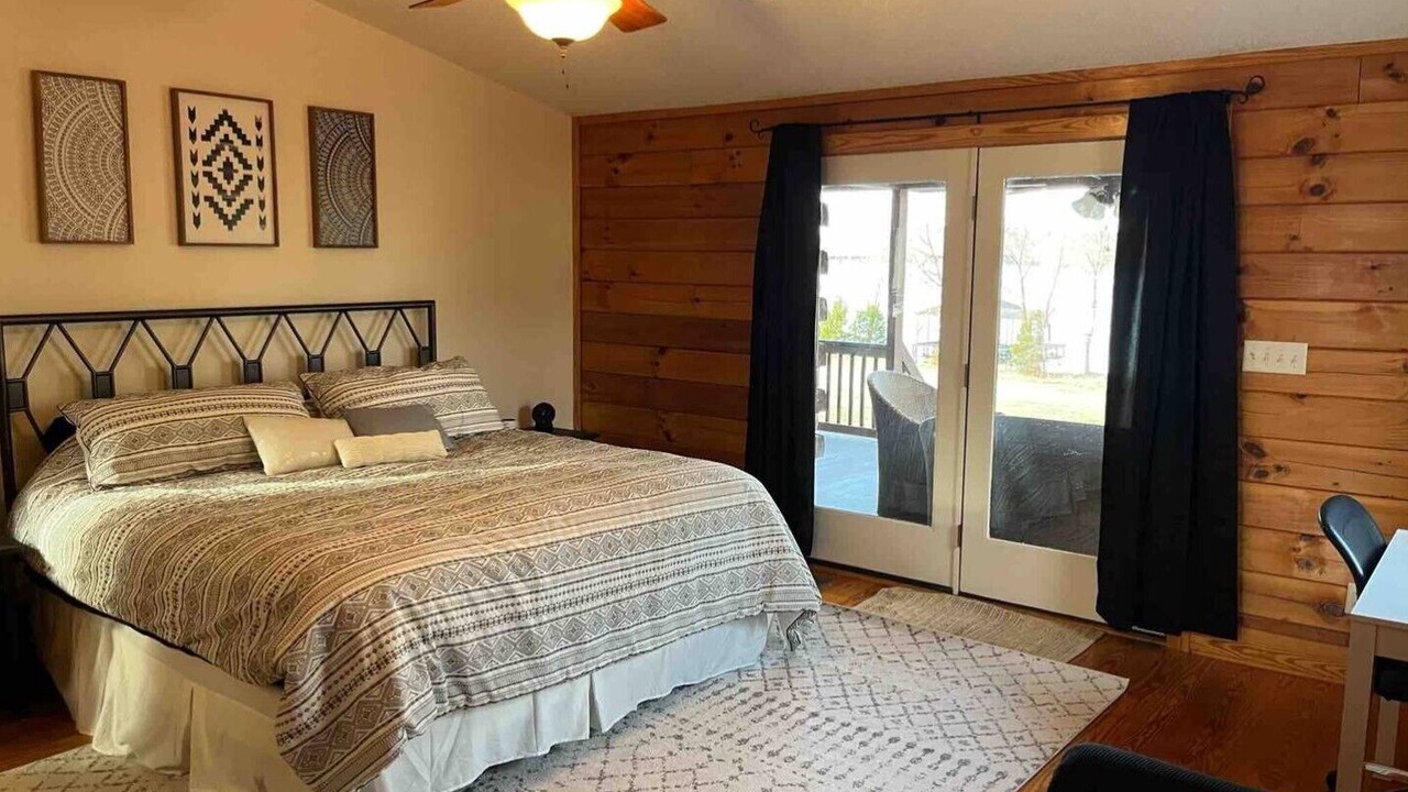 Photo of Bedroom in Wise