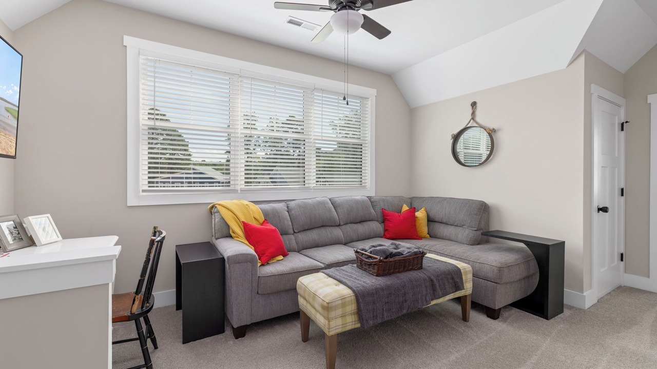 Photo of Livingroom in Eatons Crossing