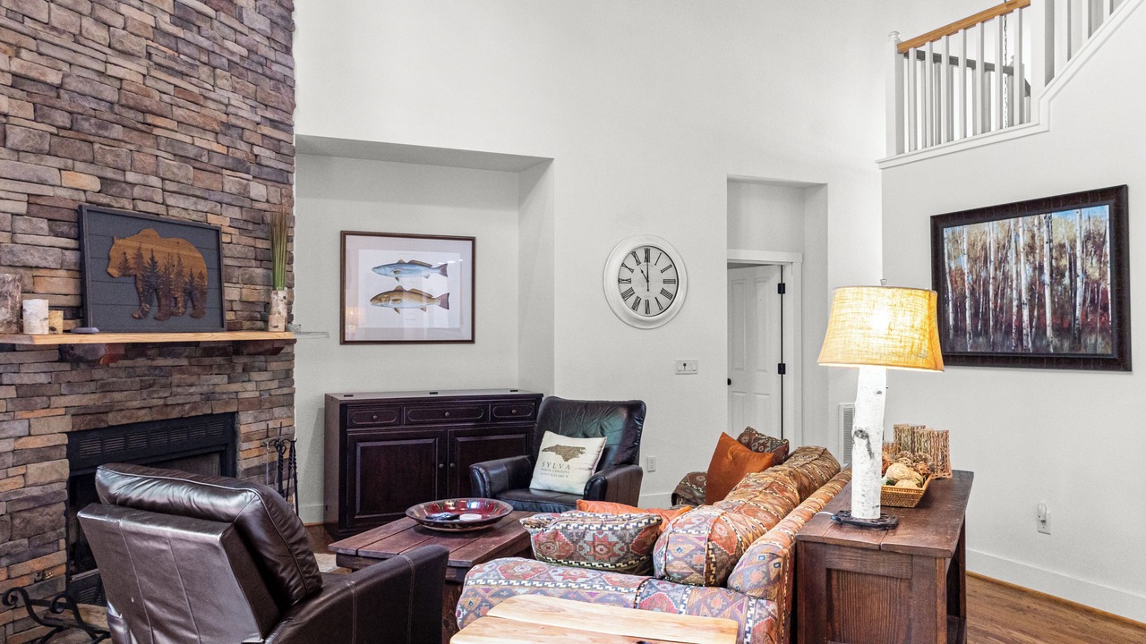 Photo of Livingroom in Bear Lake Reserve