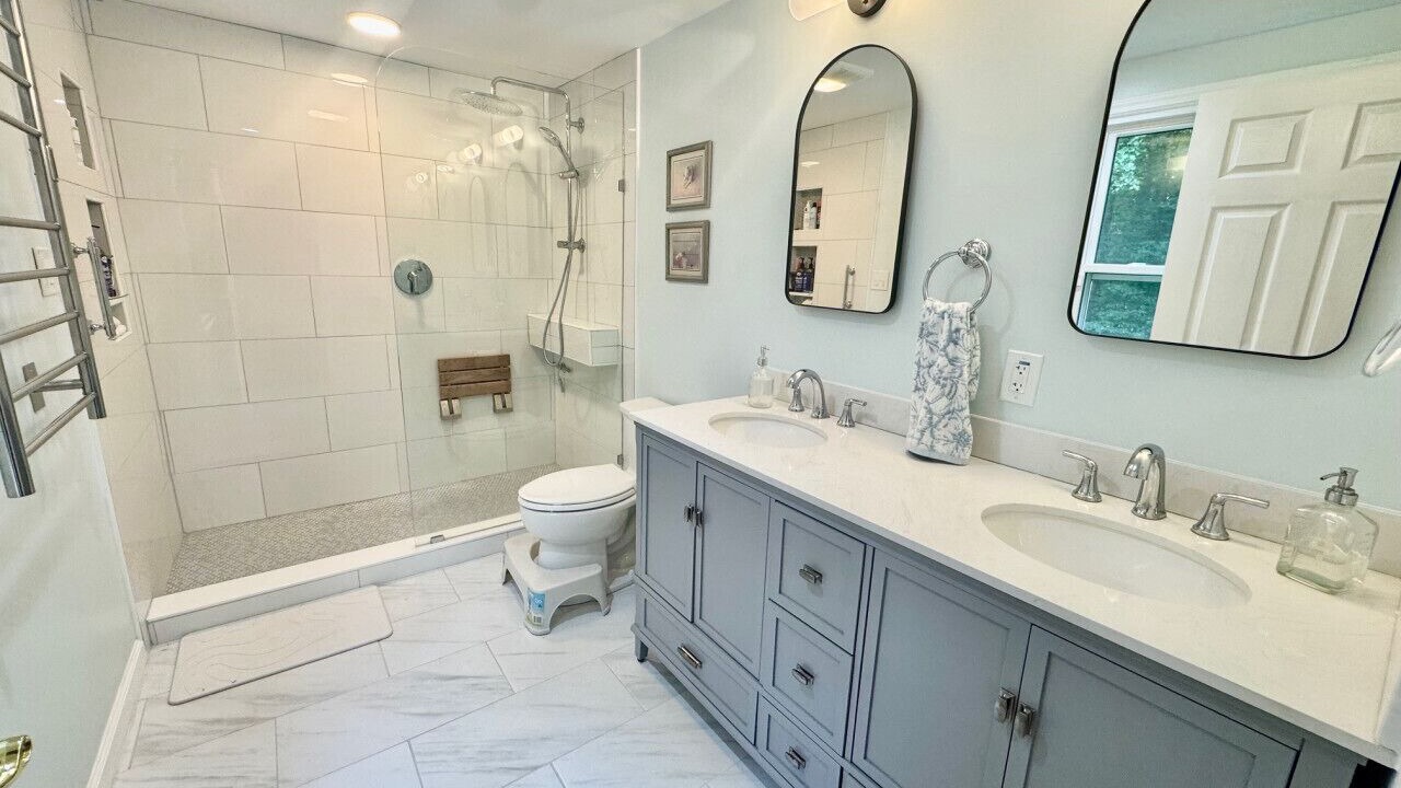 Photo of Bathroom in Oak Ridge