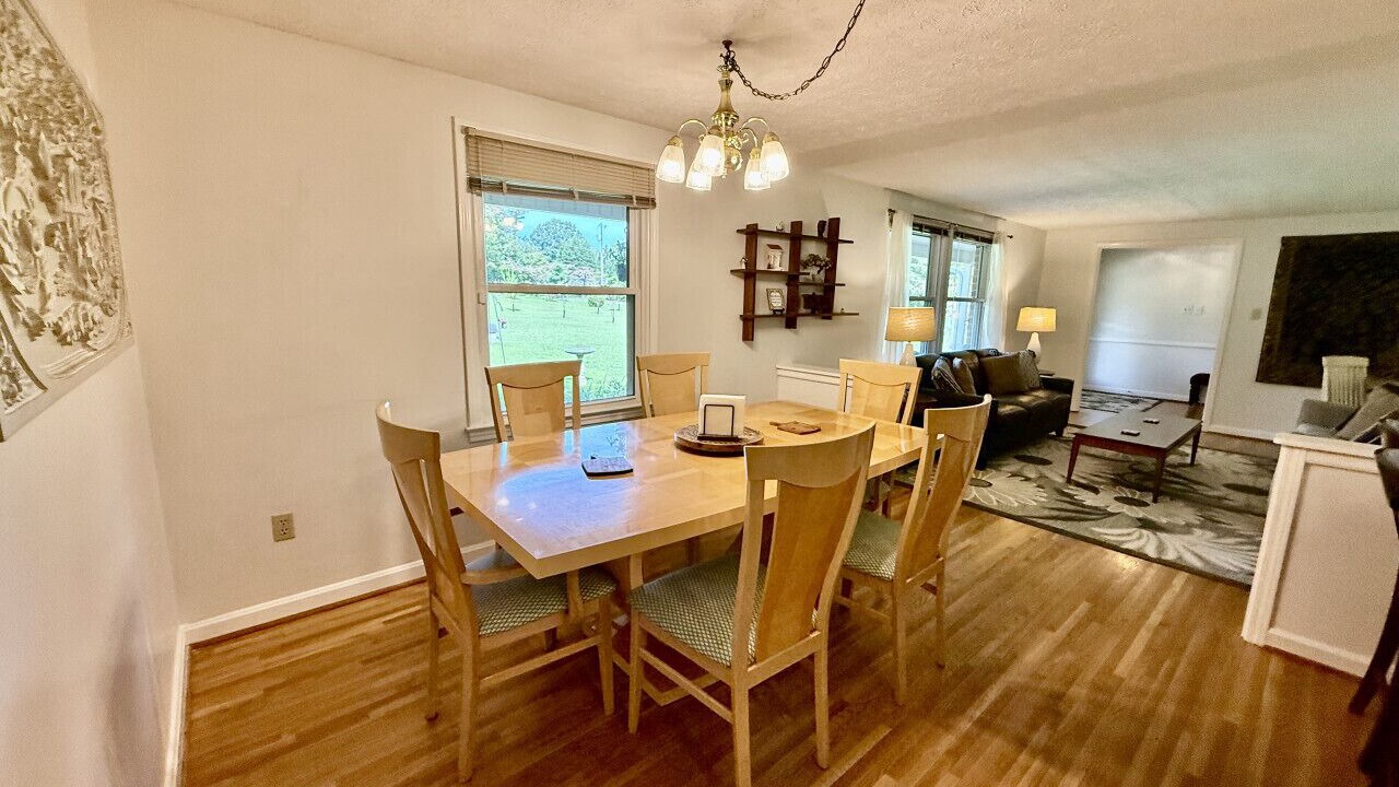 Photo of Bedroom in Oak Ridge