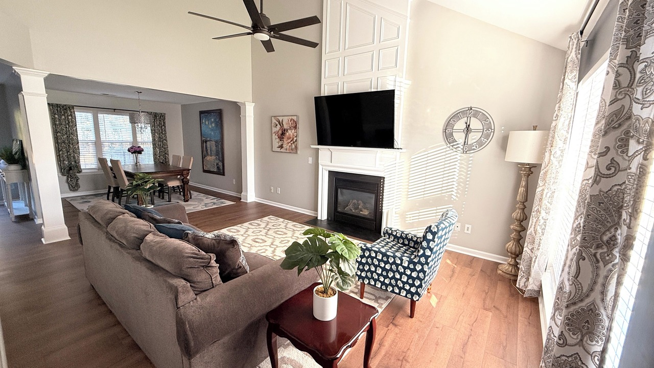 Photo of Livingroom in Provincetowne