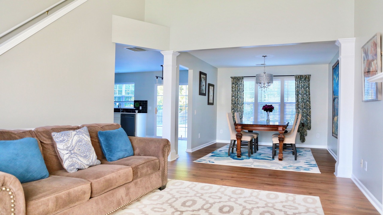 Photo of Livingroom in Provincetowne