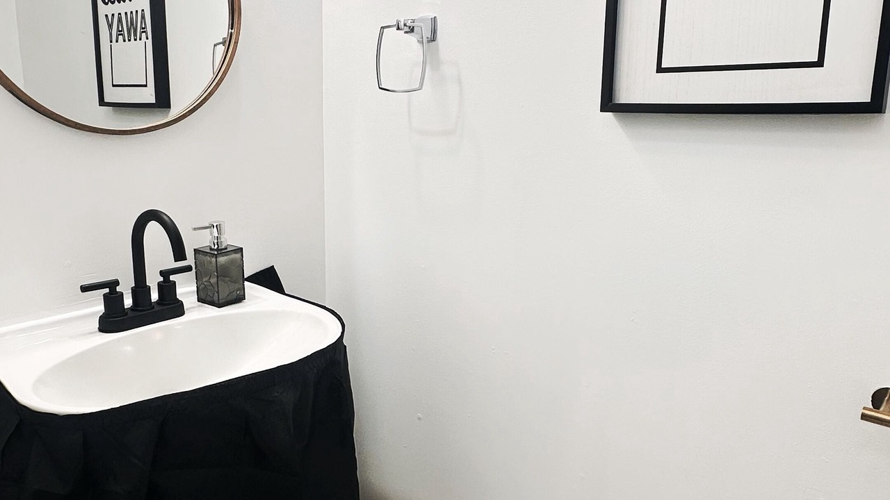 Photo of Bathroom in Sunset Road