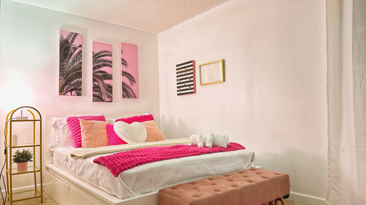 Photo of Bedroom in Sunset Road