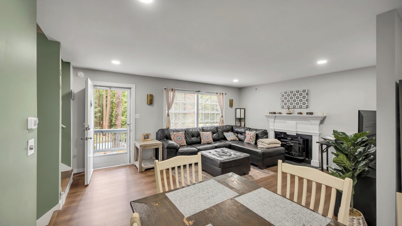 Photo of Livingroom in Bynum