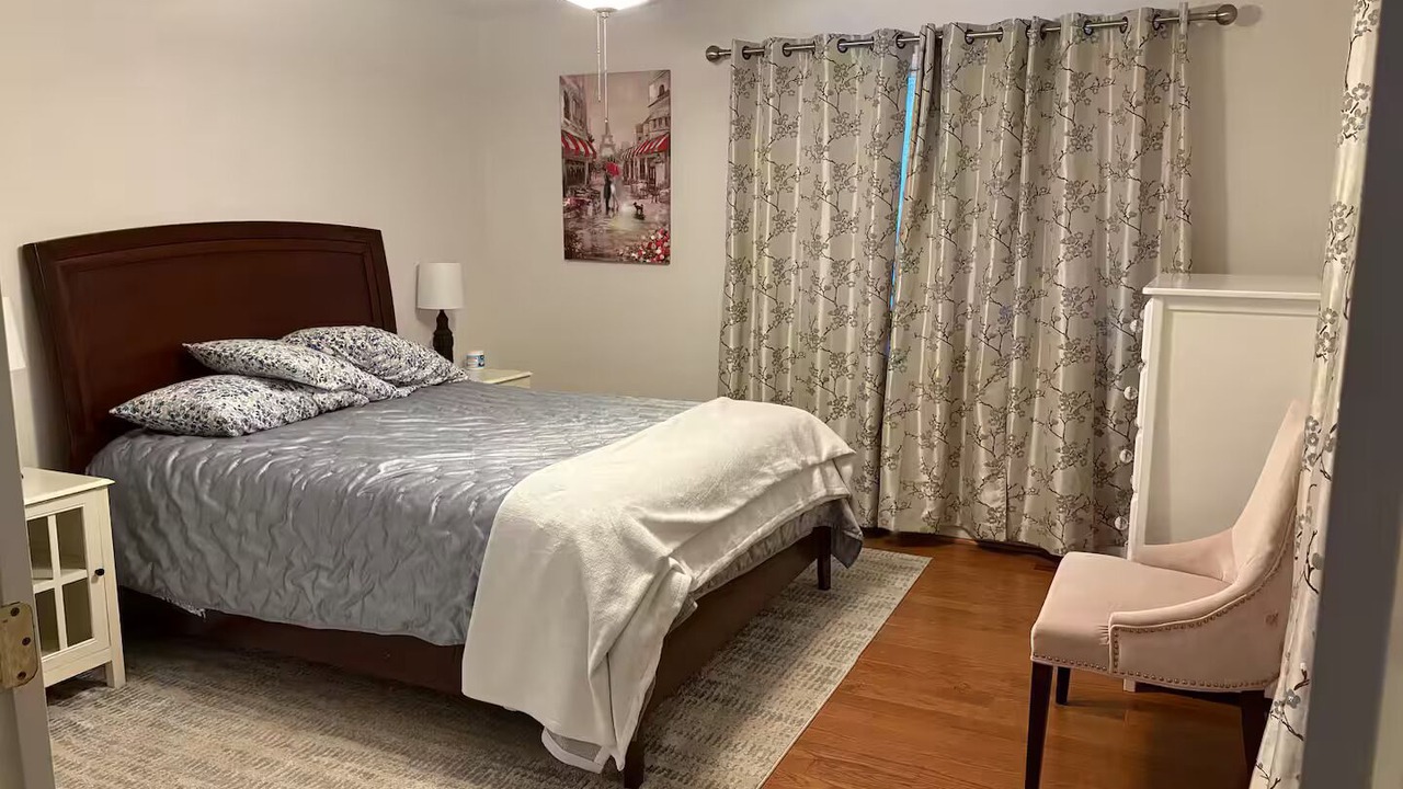 Photo of Bedroom in Apex