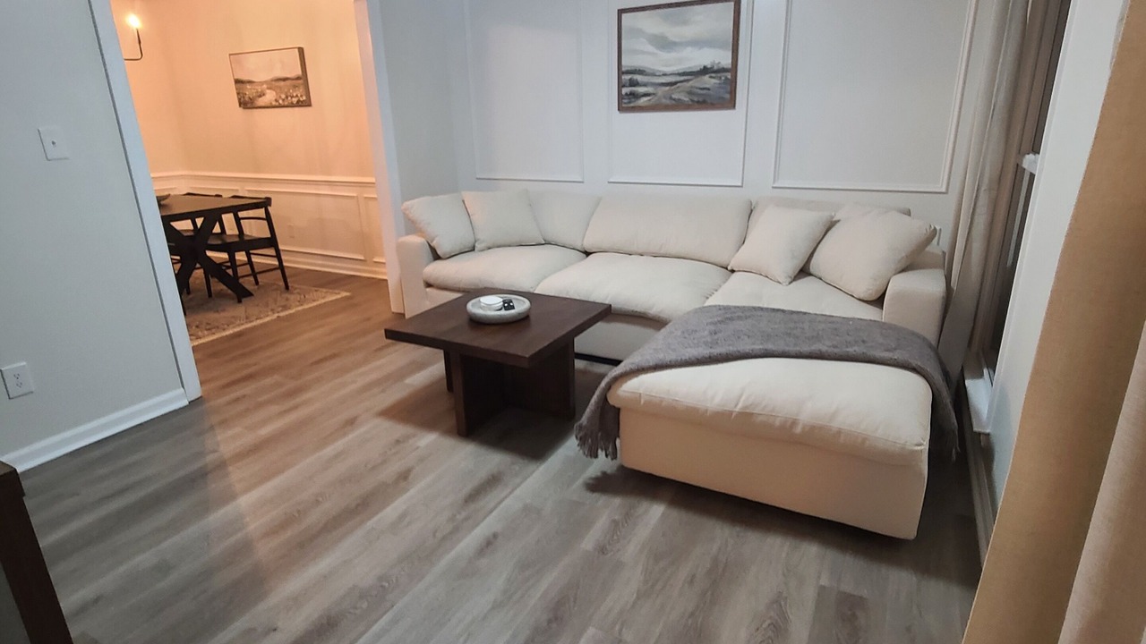 Photo of Livingroom in Piper Glen Estates