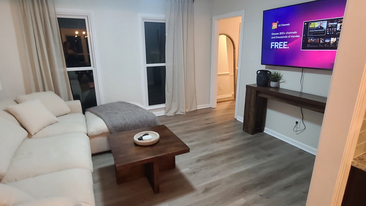 Photo of Livingroom in Piper Glen Estates