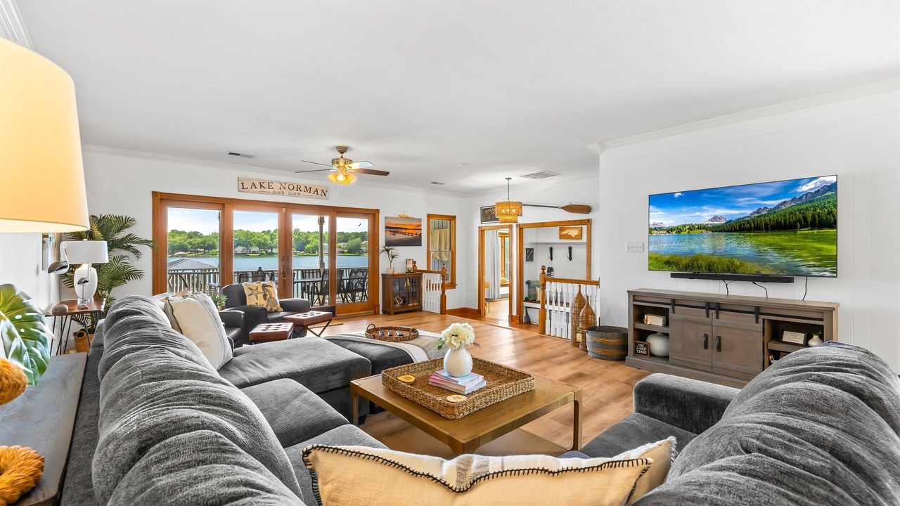 Photo of Livingroom in Mooresville