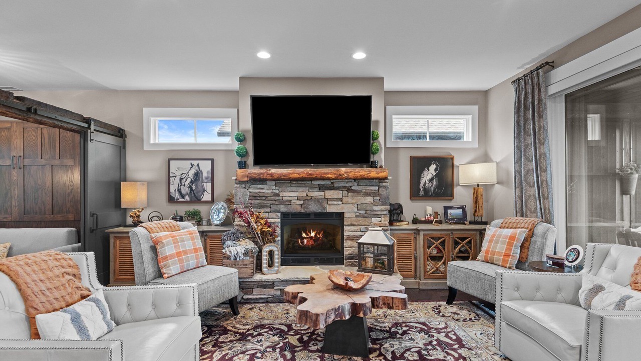 Photo of Livingroom in Lenoir