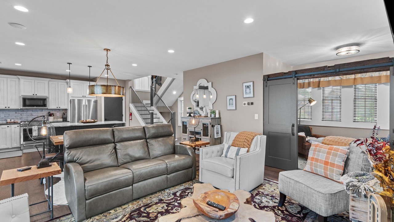 Photo of Livingroom in Lenoir