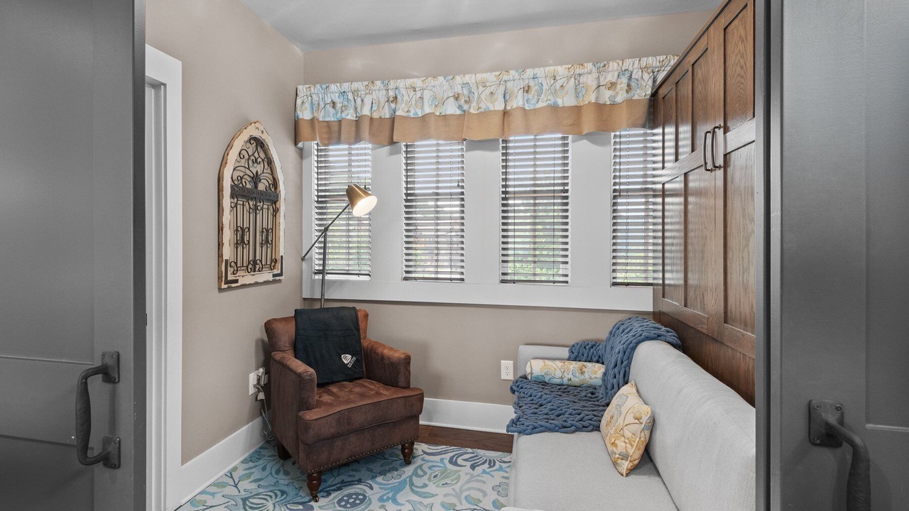 Photo of Livingroom in Lenoir