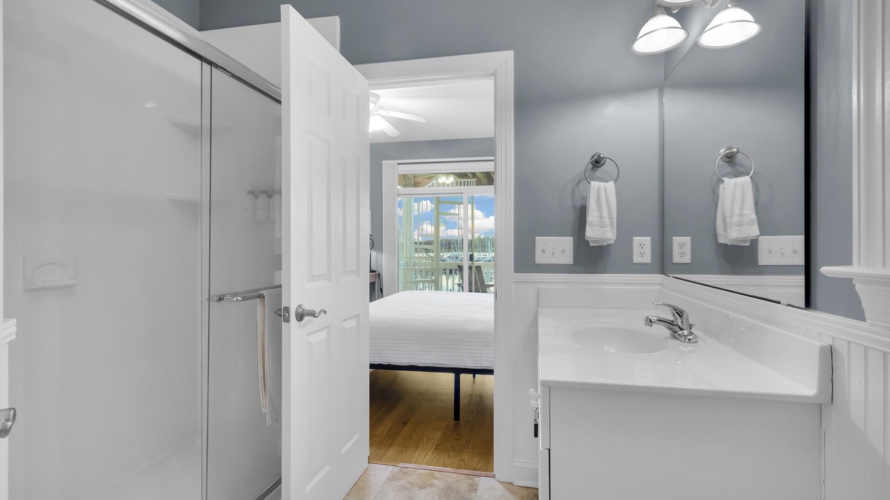 Photo of Bathroom in Fairfield Harbour
