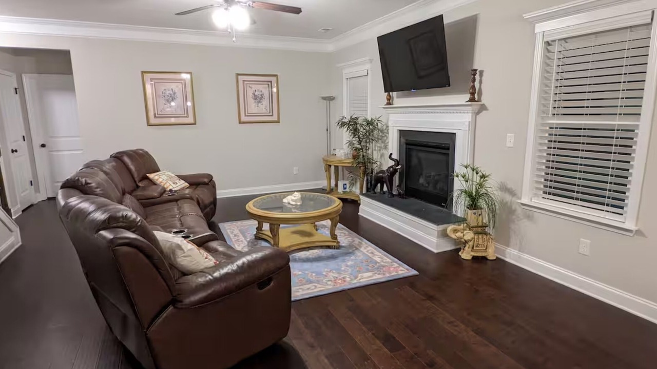 Photo of Livingroom in Belmont