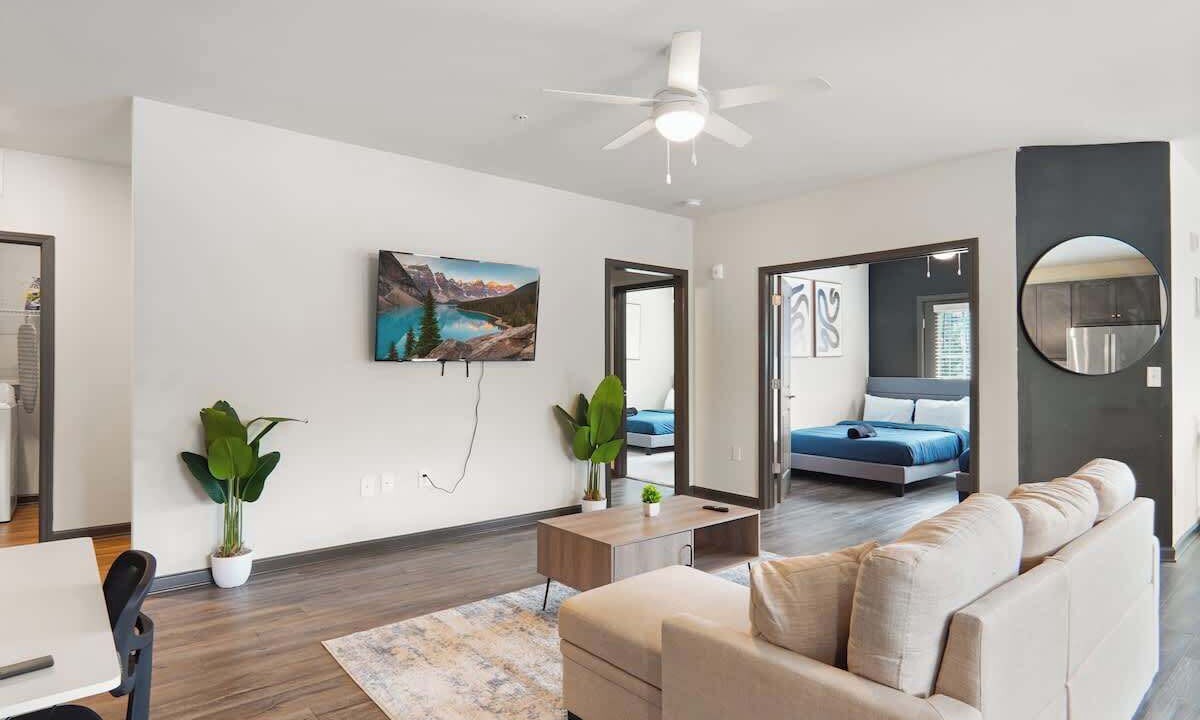 Photo of Livingroom in North Raleigh