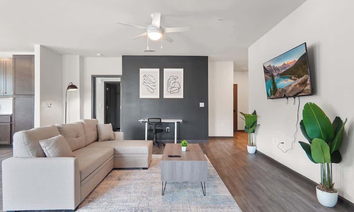 Photo of Livingroom in North Raleigh