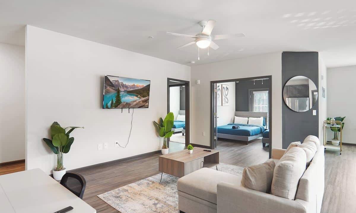 Photo of Livingroom in North Raleigh