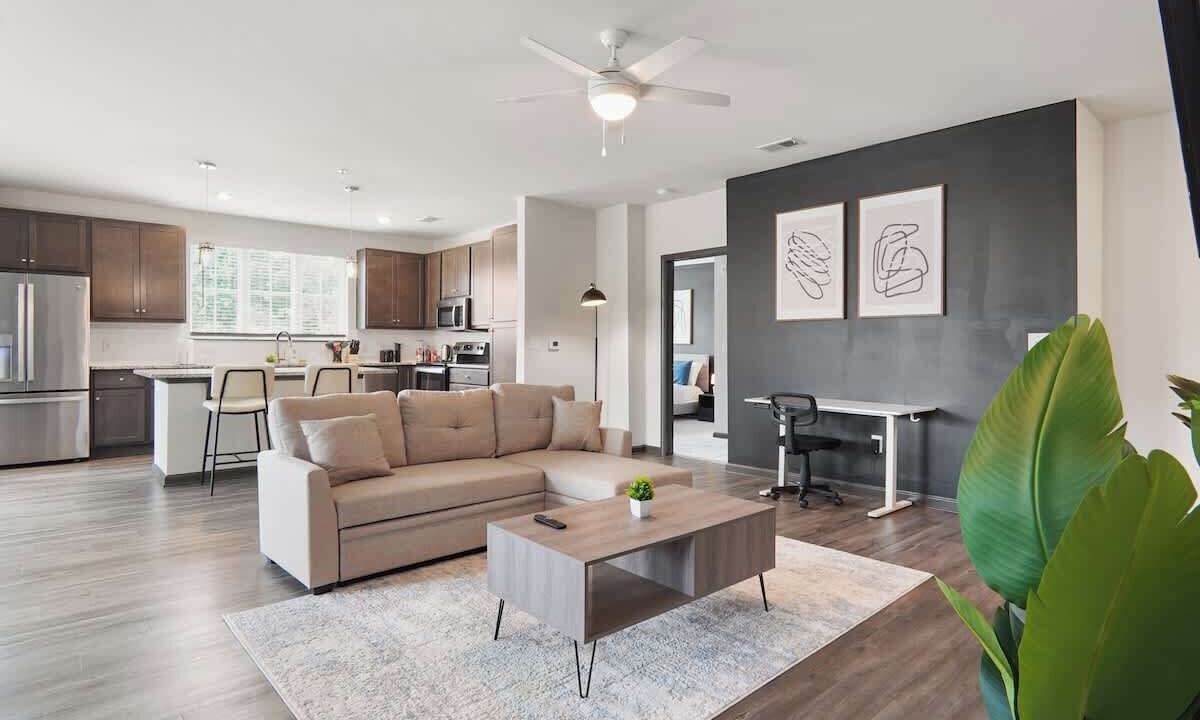 Photo of Livingroom in North Raleigh