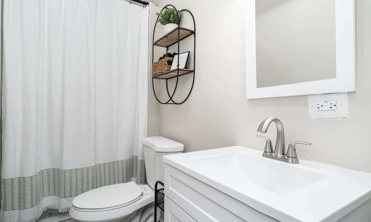Photo of Bathroom in Rutledge Hill