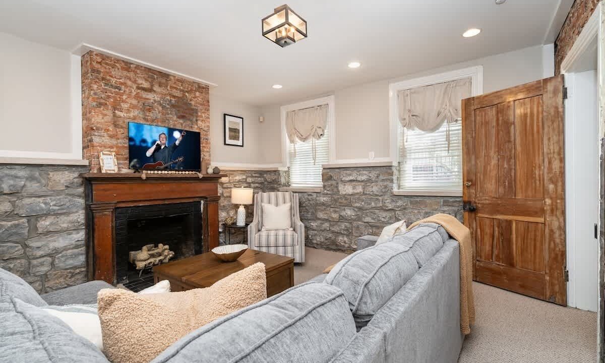 Photo of Livingroom in Rutledge Hill