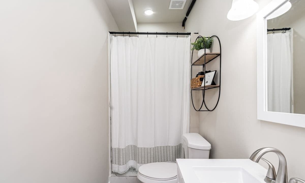 Photo of Bathroom in Rutledge Hill