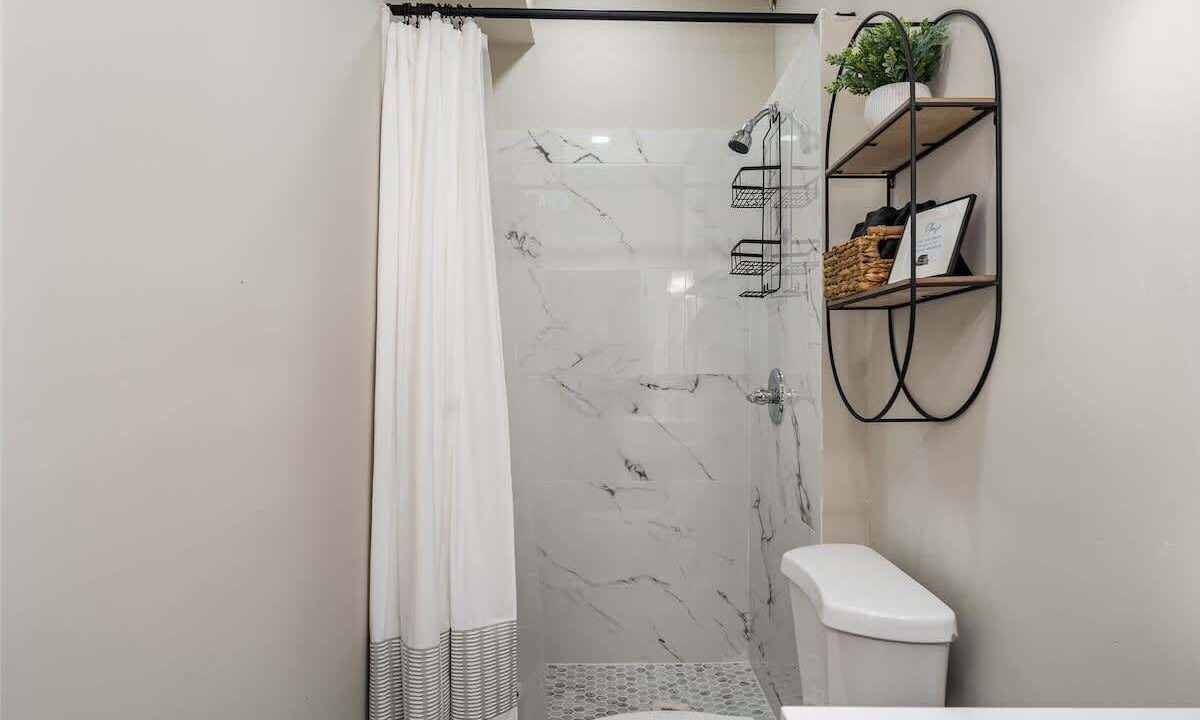 Photo of Bathroom in Rutledge Hill