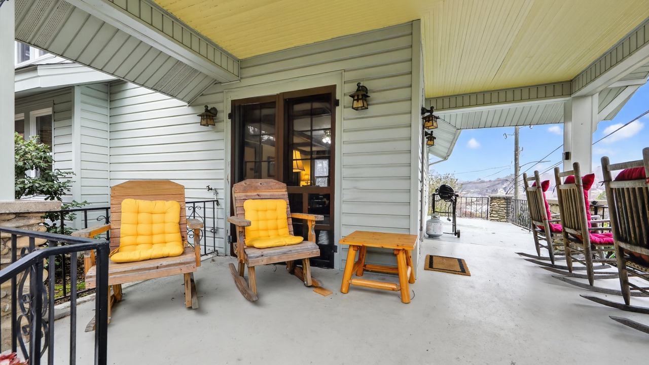 Photo of Patio Balcony in Lake Junaluska