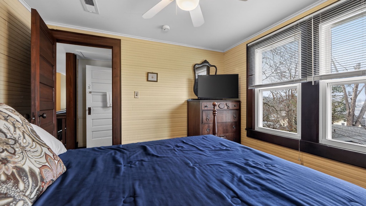 Photo of Bedroom in Lake Junaluska