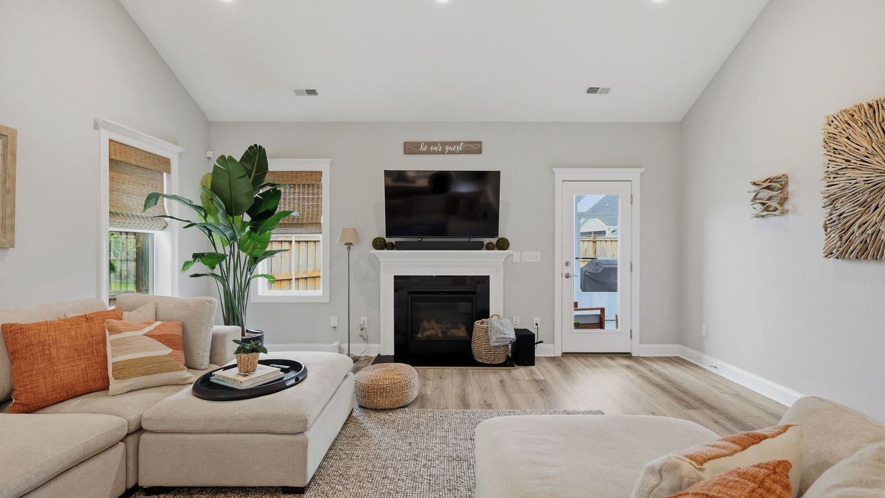 Photo of Livingroom in Silver Lake