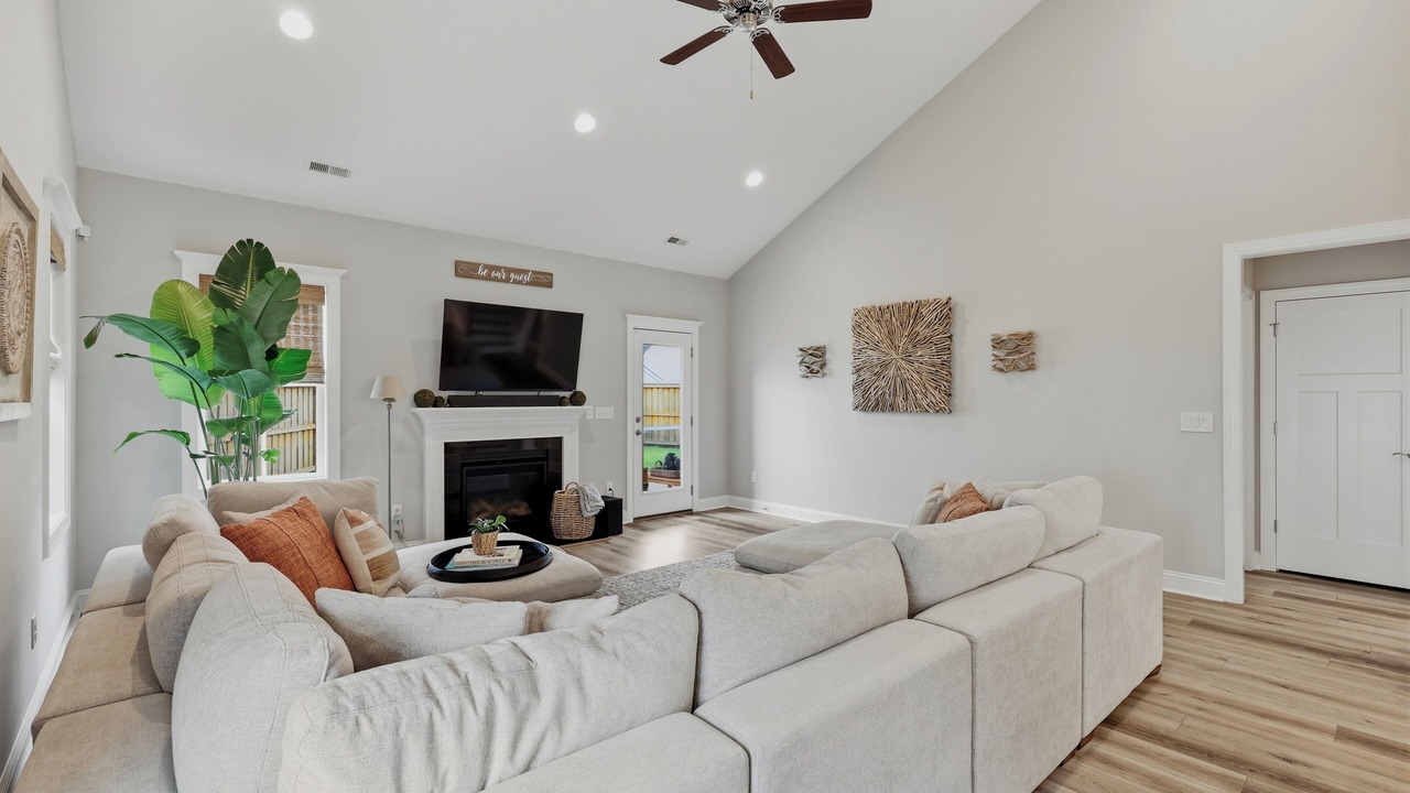 Photo of Livingroom in Silver Lake