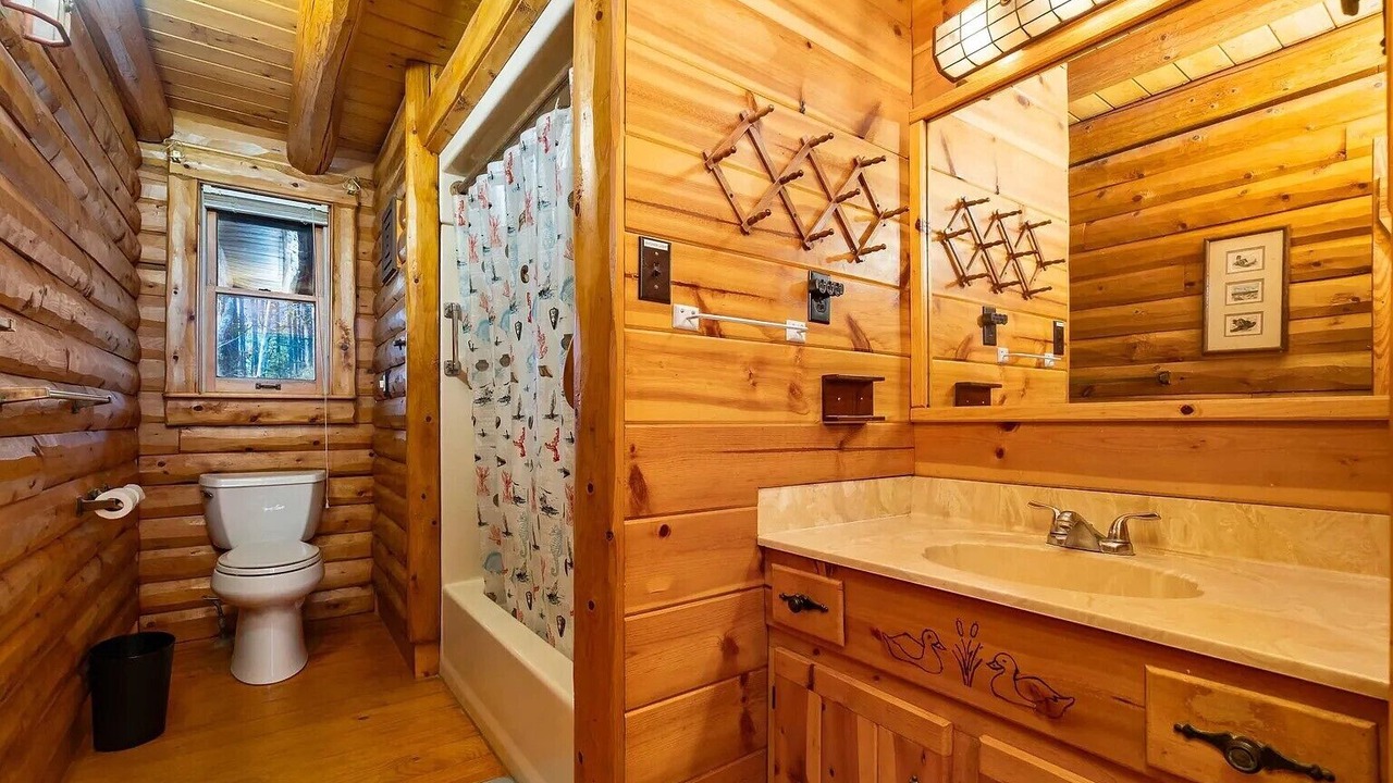 Photo of Bathroom in Oriental