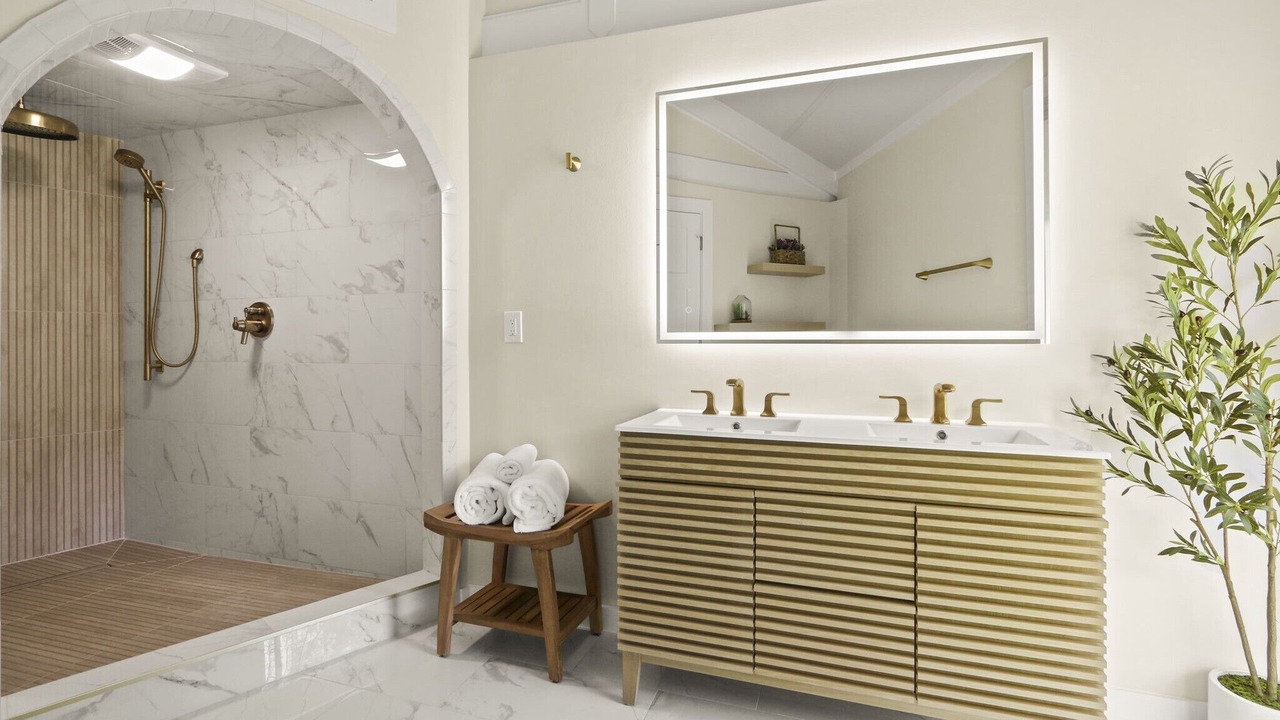 Photo of Bathroom in Seven Devils
